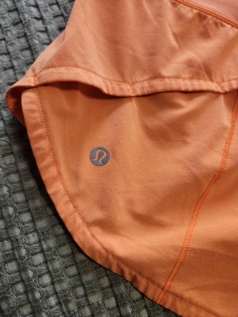 LULULEMON SPEED UP LOW RISE SHORT 2.5” SIZE 8" ORANGE COLOR - Picture 12 of 16